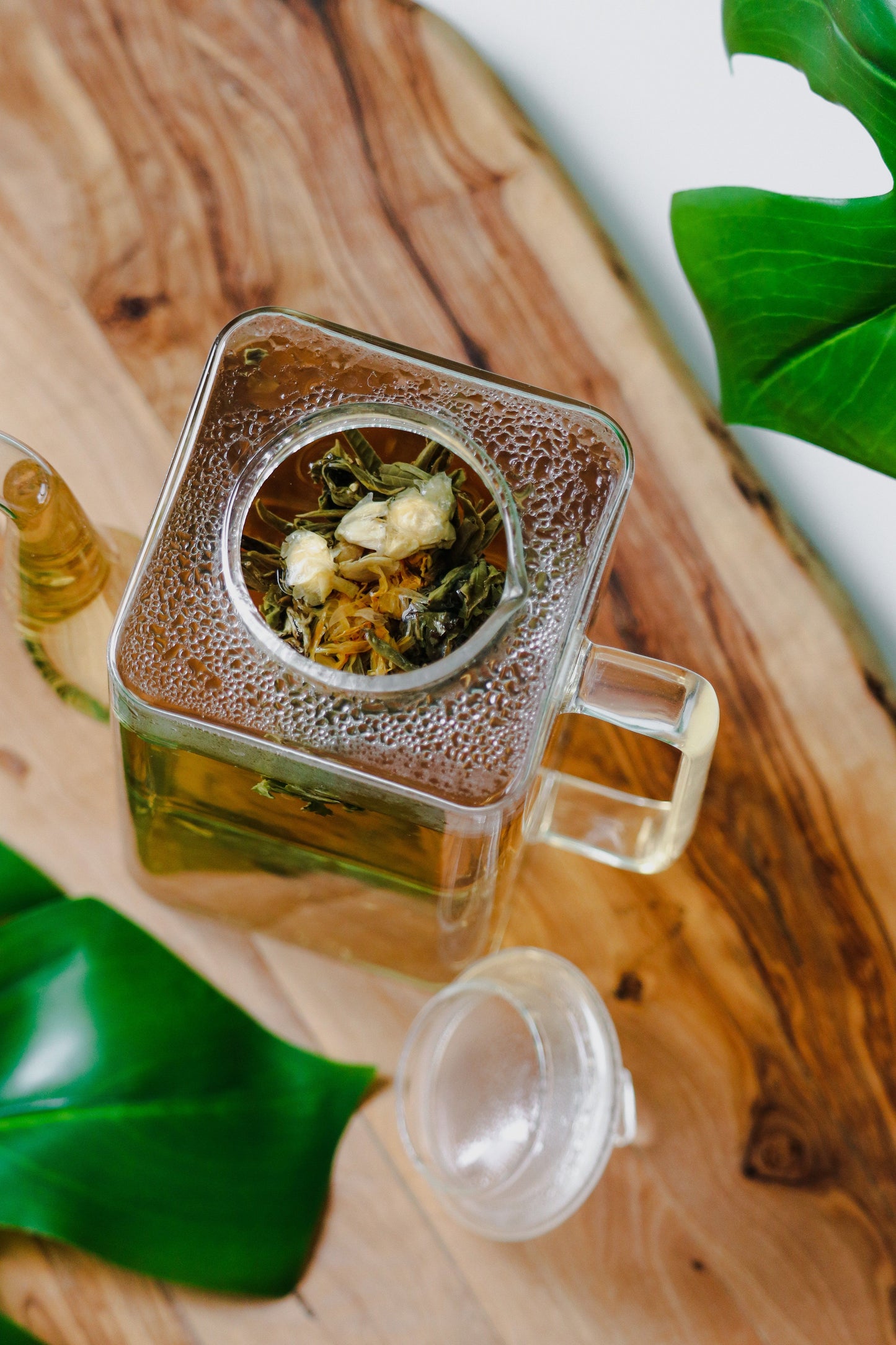 Passionfruit Flower and Green Tea - Blooming Tea Ball